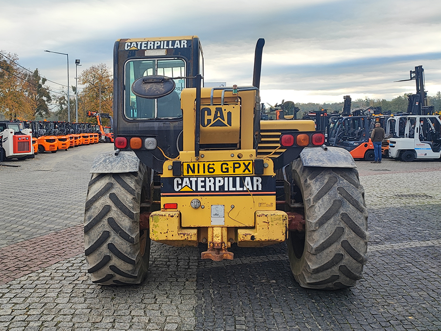 Ładowarka teleskopowa Caterpillar TH62