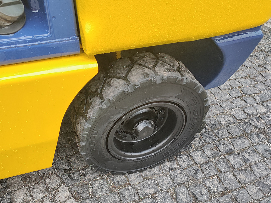 Wózek widłowy Komatsu FD30T-12