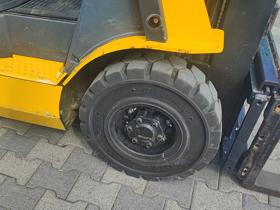 Wózek widłowy Caterpillar GP15NT