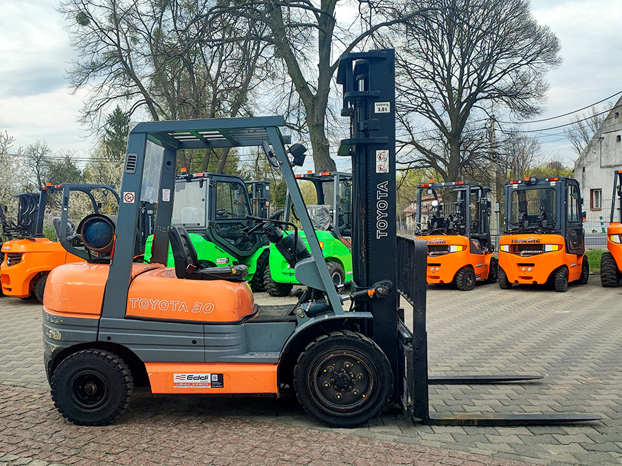 Wózek widłowy Toyota 02-6FGF30