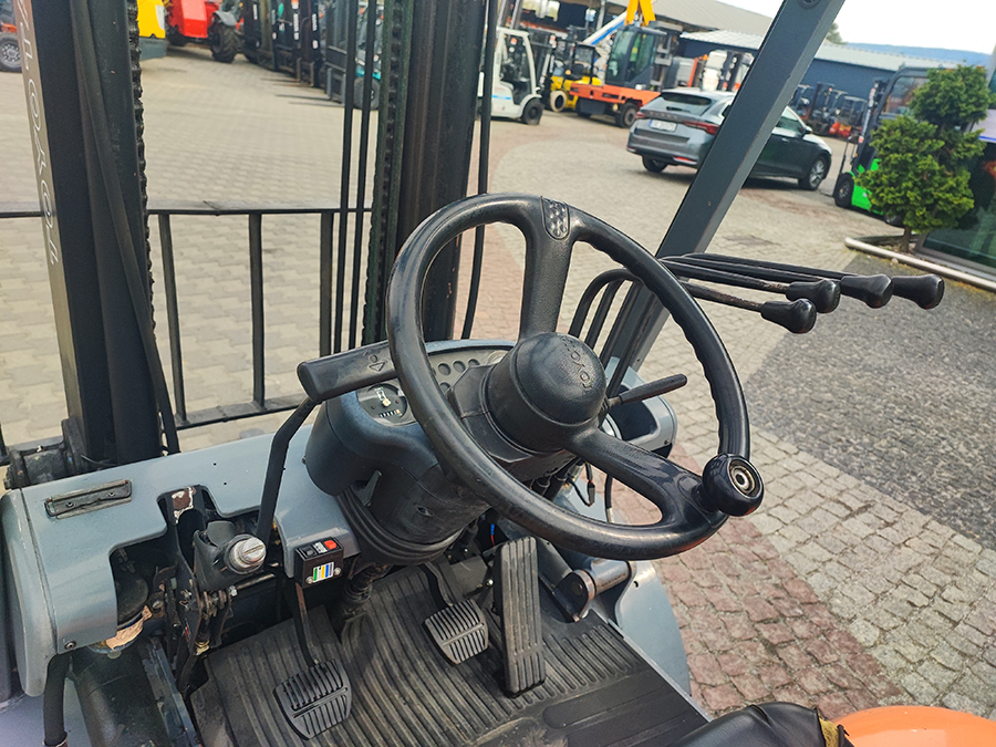 Wózek widłowy Toyota 02-6FGF30