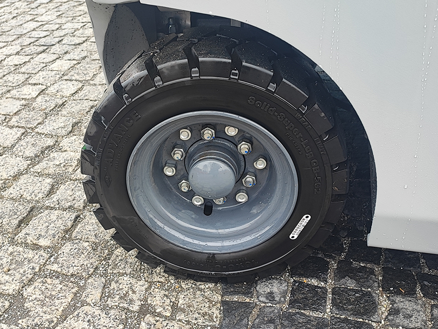 Wózek widłowy elektryczny Lonking LG18B 4 m D