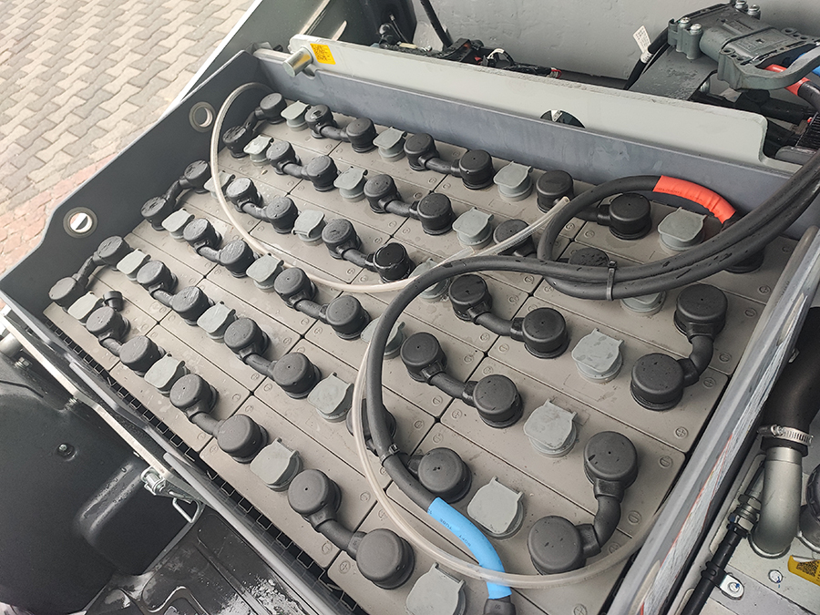 Wózek widłowy elektryczny Lonking LG18B 4 m D