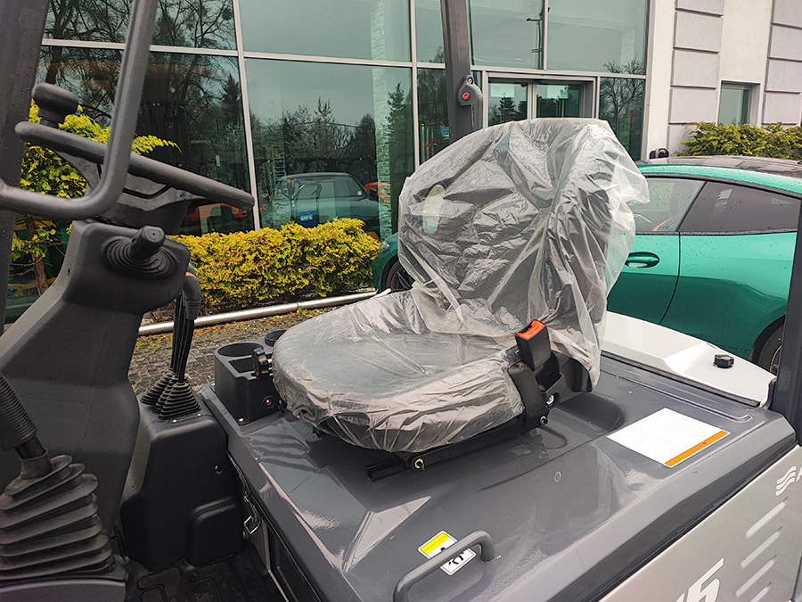 Wózek widłowy elektryczny Lonking LG15B 4,5 m T