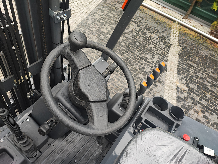 Wózek widłowy elektryczny Lonking LG15B 4,5 m T