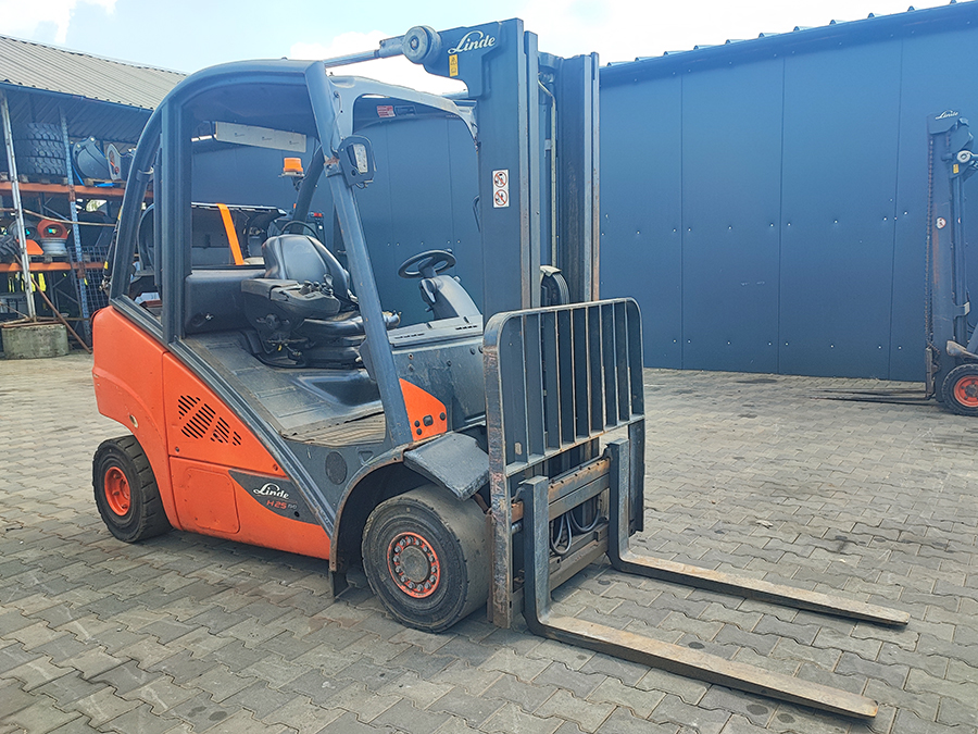 Wózek widłowy Linde H25T-02