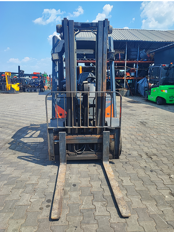 Wózek widłowy Linde H25T-02