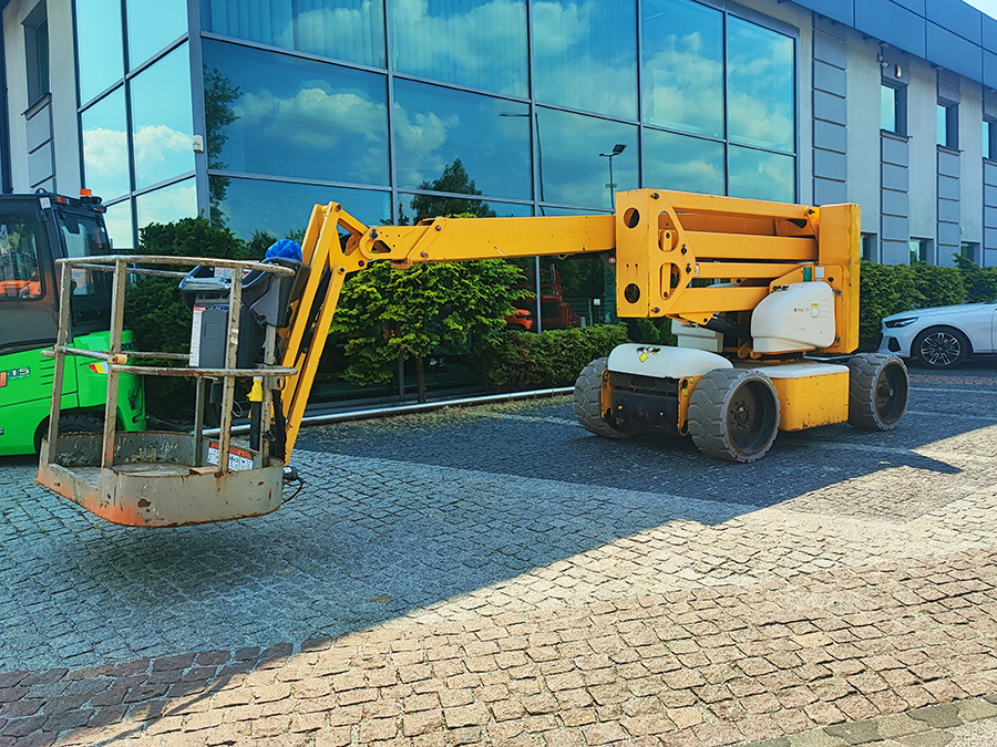 Podnośnik koszowy przegubowo-teleskopowy hybryda Niftylift HR15NDE