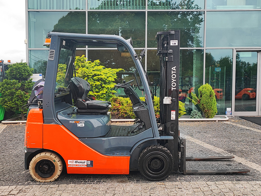 Wózek widłowy gazowy Toyota 02-8FGF18