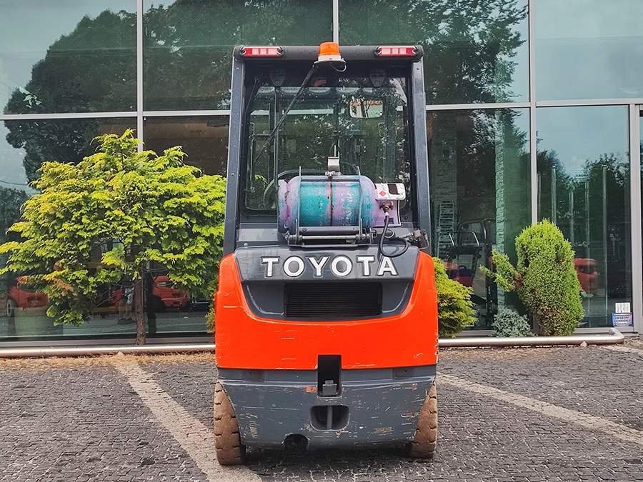 Wózek widłowy gazowy Toyota 02-8FGF18