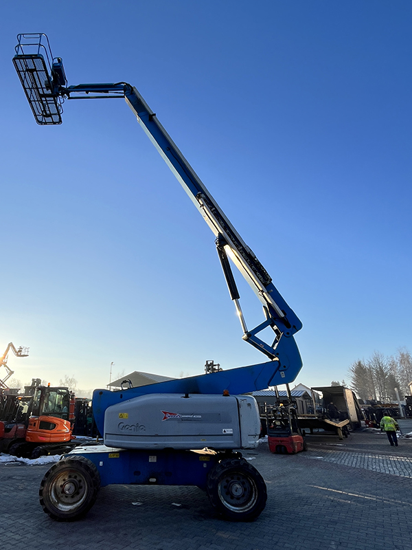 Podnośnik koszowy przegubowy terenowy Genie Z80/60