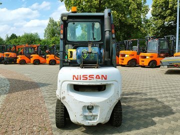 wózek widłowy Nissan UD02A25PQ