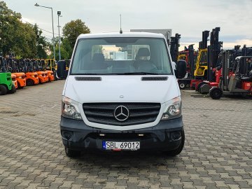 Samochód ciężarowy z podnośnikiem koszowym Mercedes-Benz Sprinter