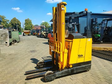 wózek widłowy magazynowy reach truck Yale ETM A16G 115-530DZ