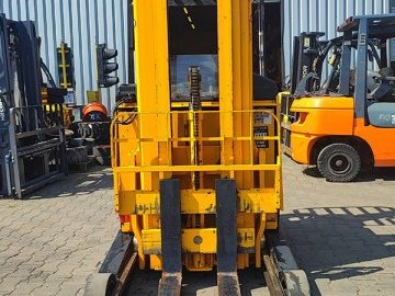 wózek widłowy magazynowy reach truck Yale ETM A16G 115-530DZ