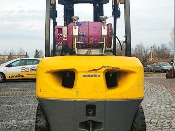 Komatsu FG30T-16