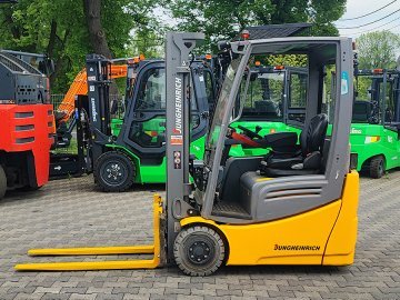 wózek elektryczny Jungheinrich EFG215
