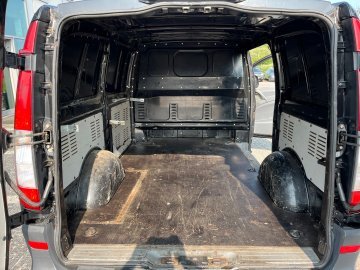 Furgon, blaszak Mercedes-Benz VITO 111 CDI