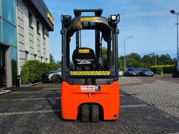 Wózek widłowy elektryczny Linde E12-02