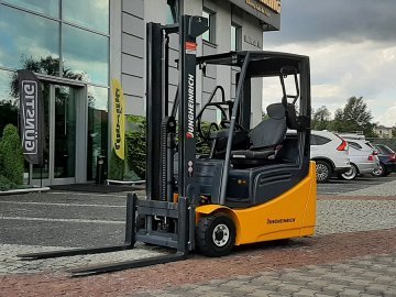 Wózek widłowy elektryczny Jungheinrich EFG 216K