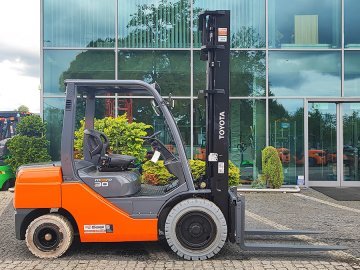 Wózek widłowy Toyota 02-8FDF30