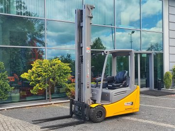 Wózek widłowy elektryczny Jungheinrich EFG220