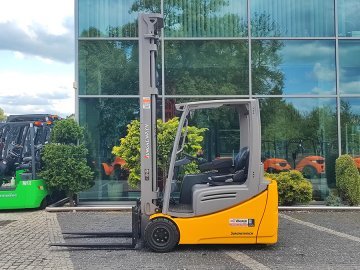 Wózek widłowy elektryczny Jungheinrich EFG220