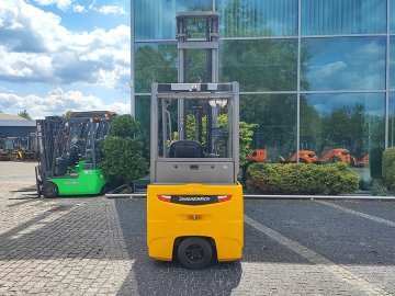 Wózek widłowy elektryczny Jungheinrich EFG220