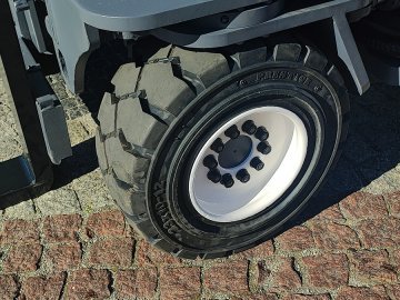 Wózek widłowy wielokierunkowy Combilift C5000XL