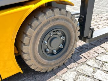 Wózek widłowy elektryczny Jungheinrich EFG 216