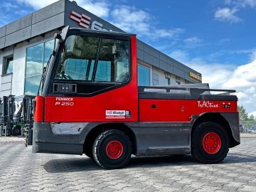 Ciągnik terminalowy elektryczny, pojazd holowniczy Linde P250