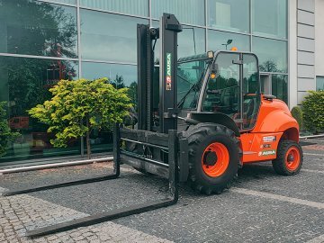 Wózek widłowy terenowy Ausa C 500 H