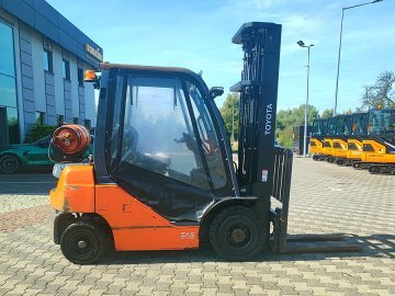 Wózek widłowy Toyota 02-8FGF20