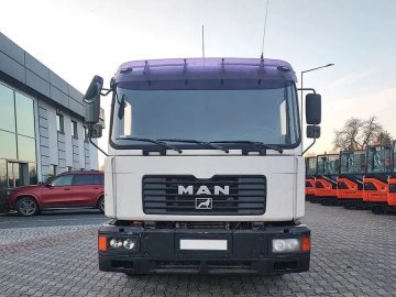 Samochód ciężarowy, skrzynia MAN 13.284