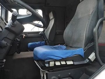 Samochód ciężarowy, skrzynia MAN 13.284