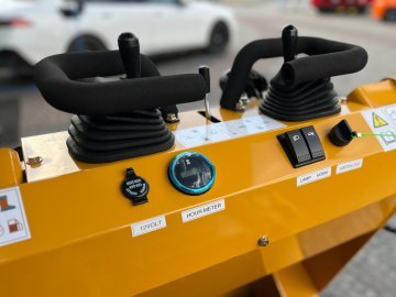 Miniładowarka gąsienicowa skid steer Günstig DT480