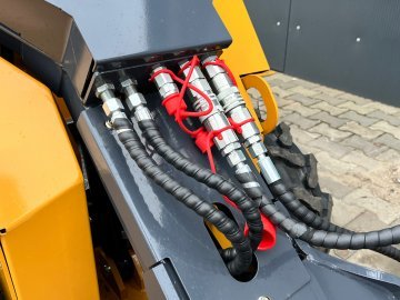 Miniładowarka kołowa skid steer Günstig D480