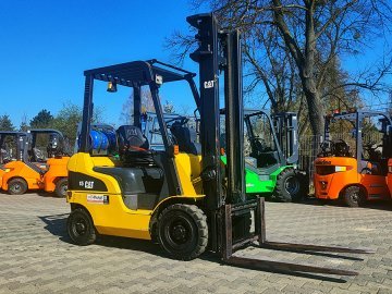 Wózek widłowy Caterpillar GP15NT