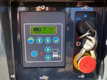 Elektryczny podest nożycowy Günstig HS1012E | 9.8 |11.8 m