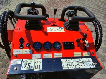 Miniładowarka gąsienicowa skid steer SDLOOL SL380C