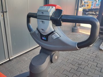 Carello elevatore magazzinieri BT SWE 120L