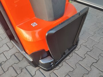 Carello elevatore magazzinieri BT SWE 120L