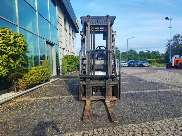 Wózek widłowy Nissan P1F1A15DU