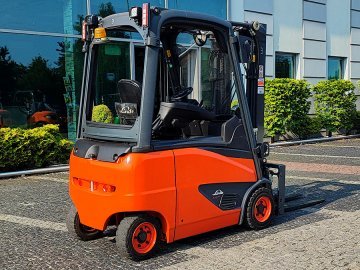 Wózek widłowy elektryczny Linde E16PH-02