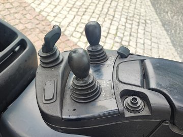 Wózek widłowy elektryczny Linde E16-02