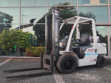 Wózek widłowy Nissan UniCarriers UG1F2A35DU