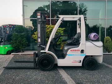 Wózek widłowy Nissan UniCarriers UG1F2A35DU