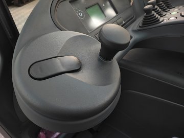 Wózek widłowy elektryczny wysokiego podnoszenia Linde R14-01