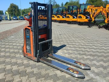 Elektryczny wózek z masztem ręcznie prowadzony Linde D08