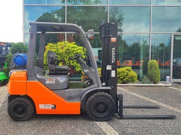 Wózek widłowy Toyota 02-8FGF20